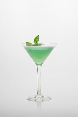 Grasshopper: Brandy, weiße Kakaocreme, Creme de menthe, Sahne.