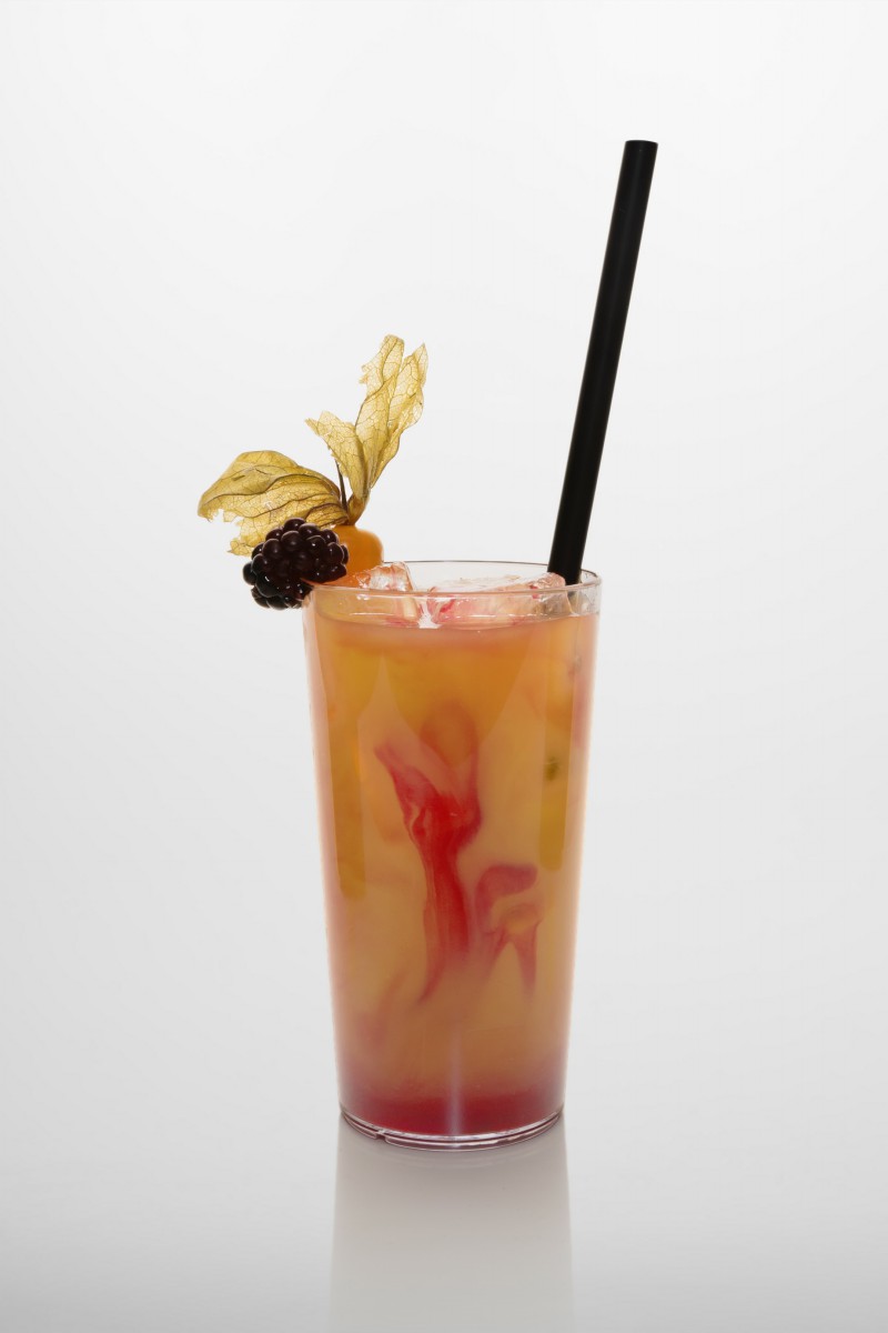 Rezeptur Peach Sling: Campari, roter Wermut, Gin, Orangenschale